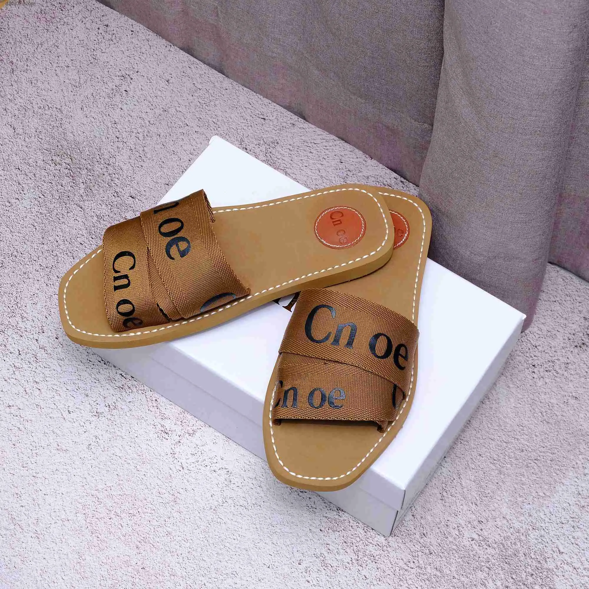 Terlik yeni tasarımcı ahşap sandalet kabarık dip katır çok renkli dantel mektup tuval yaz ev ayakkabıları lüks marka chl01 plaj boyutu240312