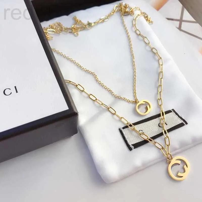 Collane con ciondolo placcato oro 18k per donna, gioielli di moda firmati, collana con lettere a cerchio per anziani, accessori di marca a catena lunga squisita, regalo per gli amanti XW2P