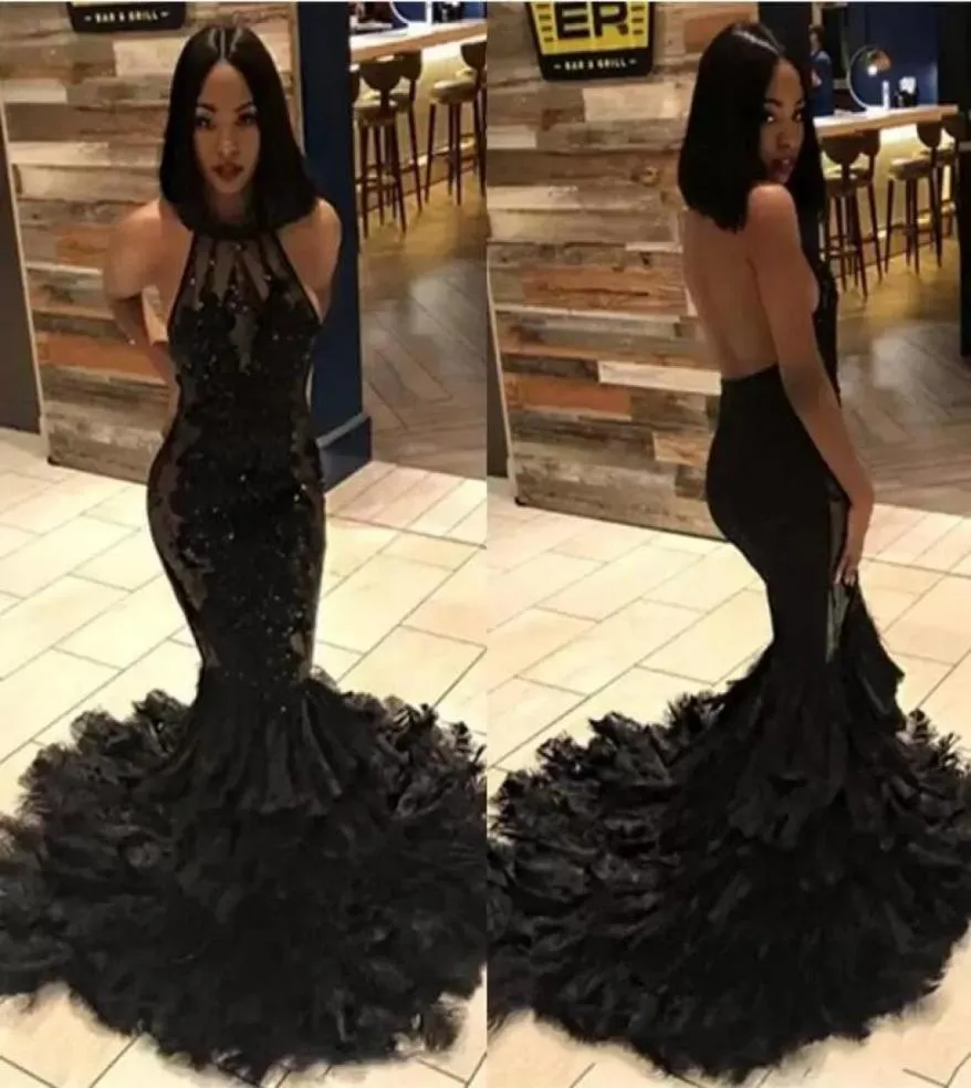 2022 Black Girl Sexy Backless Sirena Abiti lunghi da ballo Halter Illusion Tulle Applique In rilievo Strati di piume Sweep Train Evening G4236134