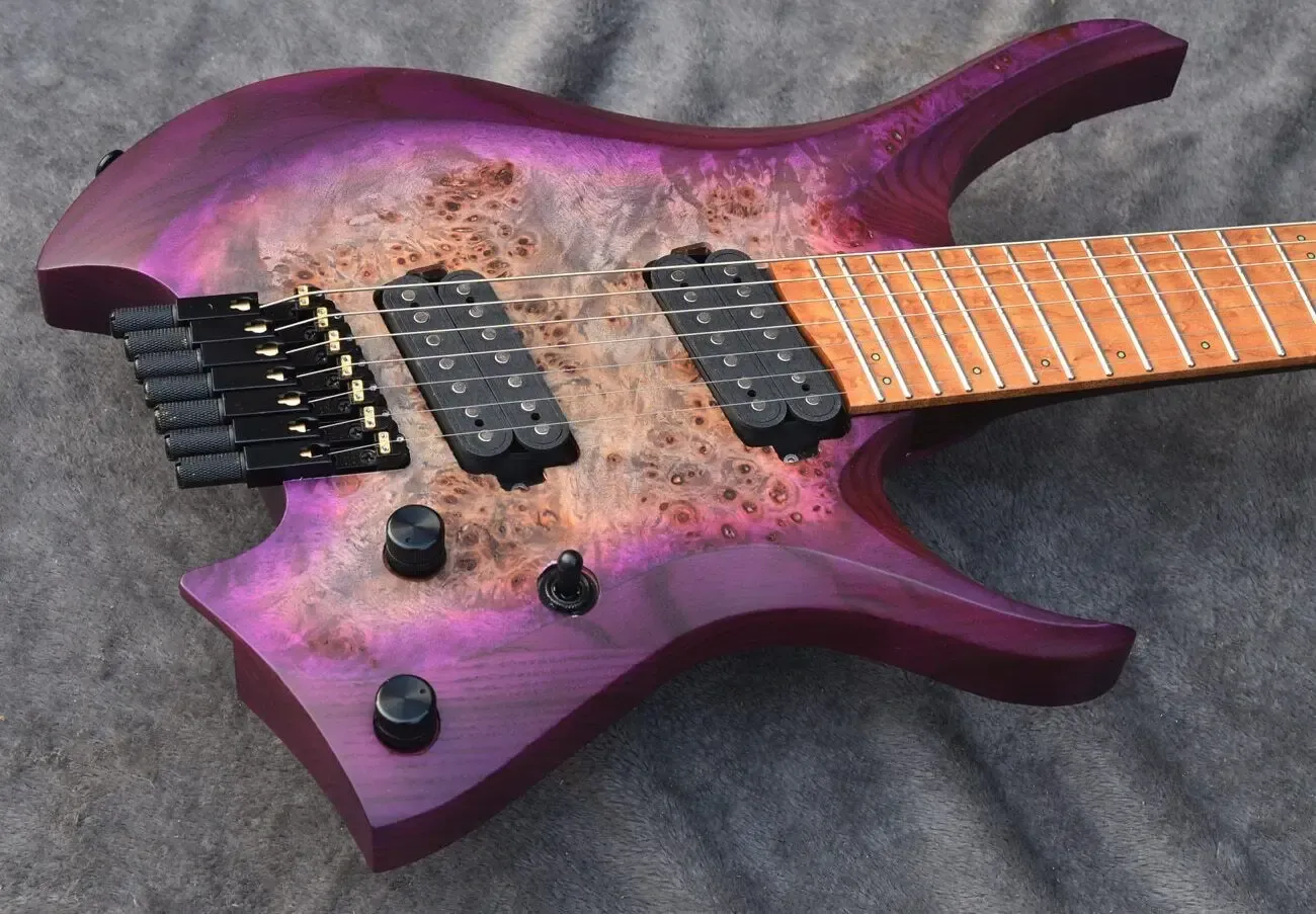 新しい7ストリングヘッドレスエレクトリックギター紫色バーストローストウェンジネック