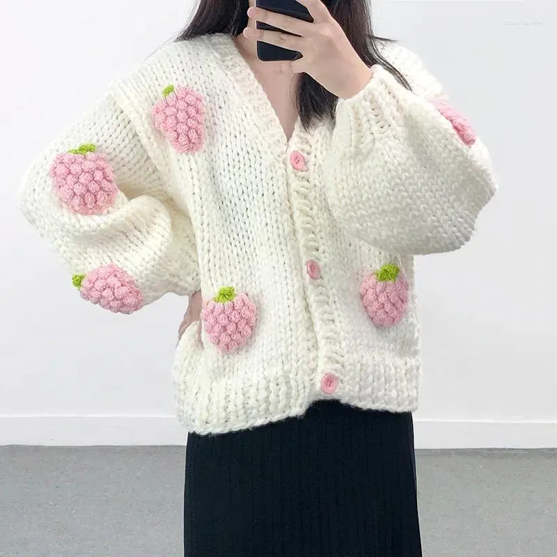 Manteau en tricot pour femme Vintage Cardigans décontractés fraise crochet fleur Cardigan femmes automne hiver paresseux pull tricoté en vrac épaissi