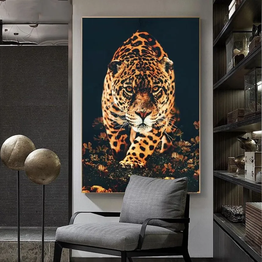 Svart gyllene lejon tiger papegoja bland blommor lyxiga djur affisch modern konst canvas målning för vardagsrum väggdekoration250m
