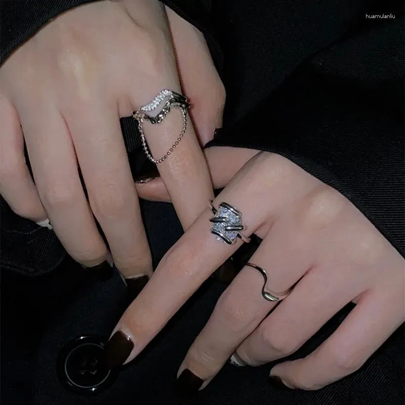 Küme halkaları mengjiqiao 2024 Koreli narin zirkon geometrik kadınlar moda metal zinciri ayarlanabilir parmak yüzüğü mücevher hediyeleri