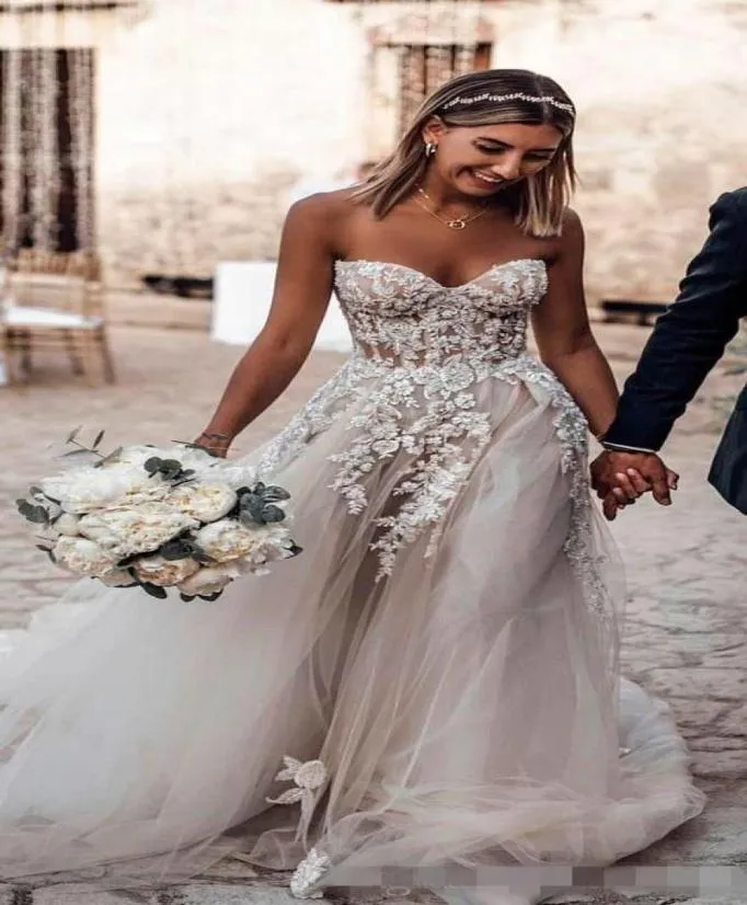 2020 Ny Silver Grey A Line Wedding Dresses Sweetheart Halsbindning Stropplös spets Applique Sweep Train Tulle Custom Made Wedding Brid3044265