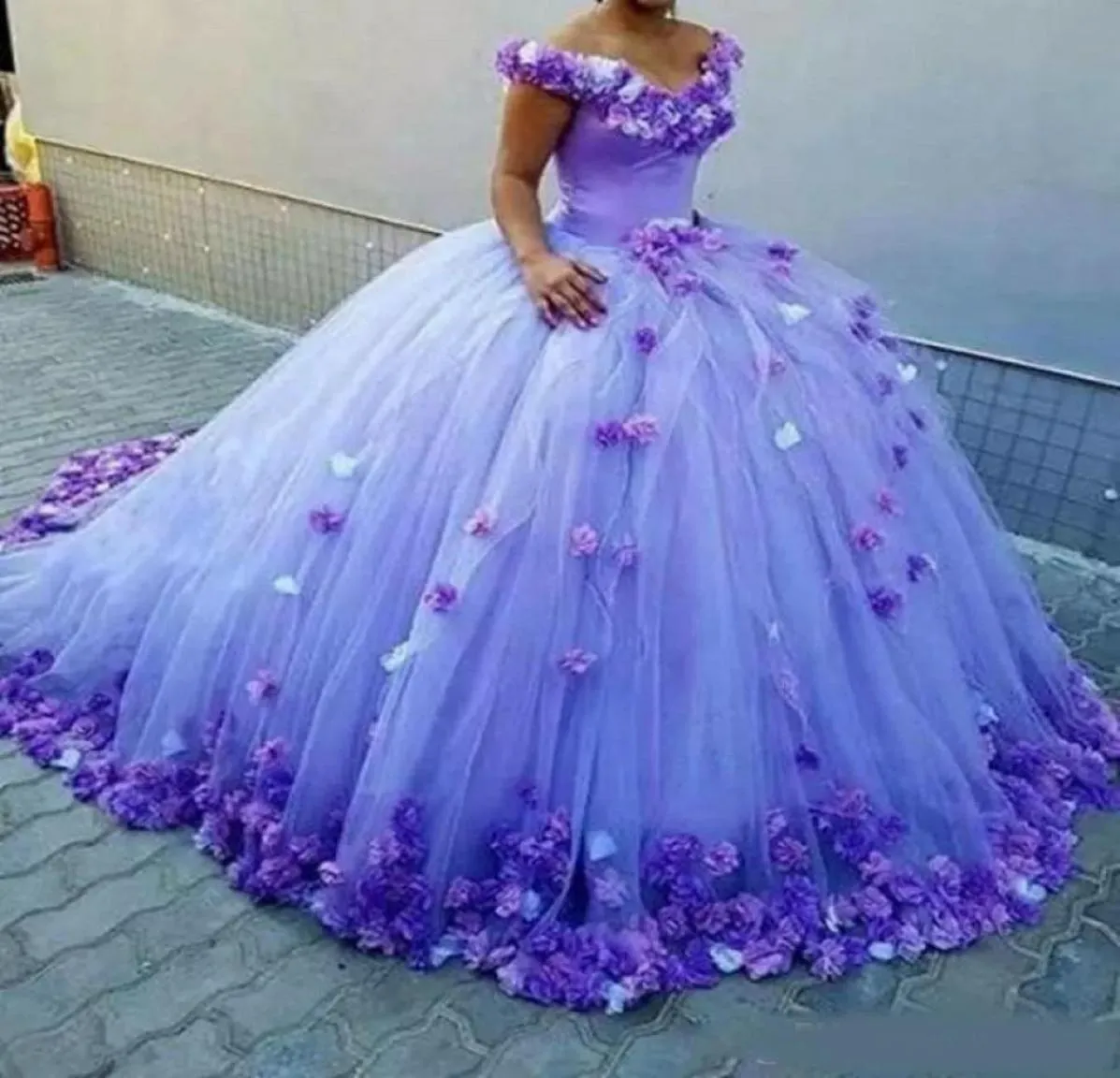 Фиолетовые платья Quinceanera с цветами ручной работы с открытыми плечами Свадебное платье с длинным шлейфом на шнуровке сзади Вечернее бальное платье Vestidos P6899726