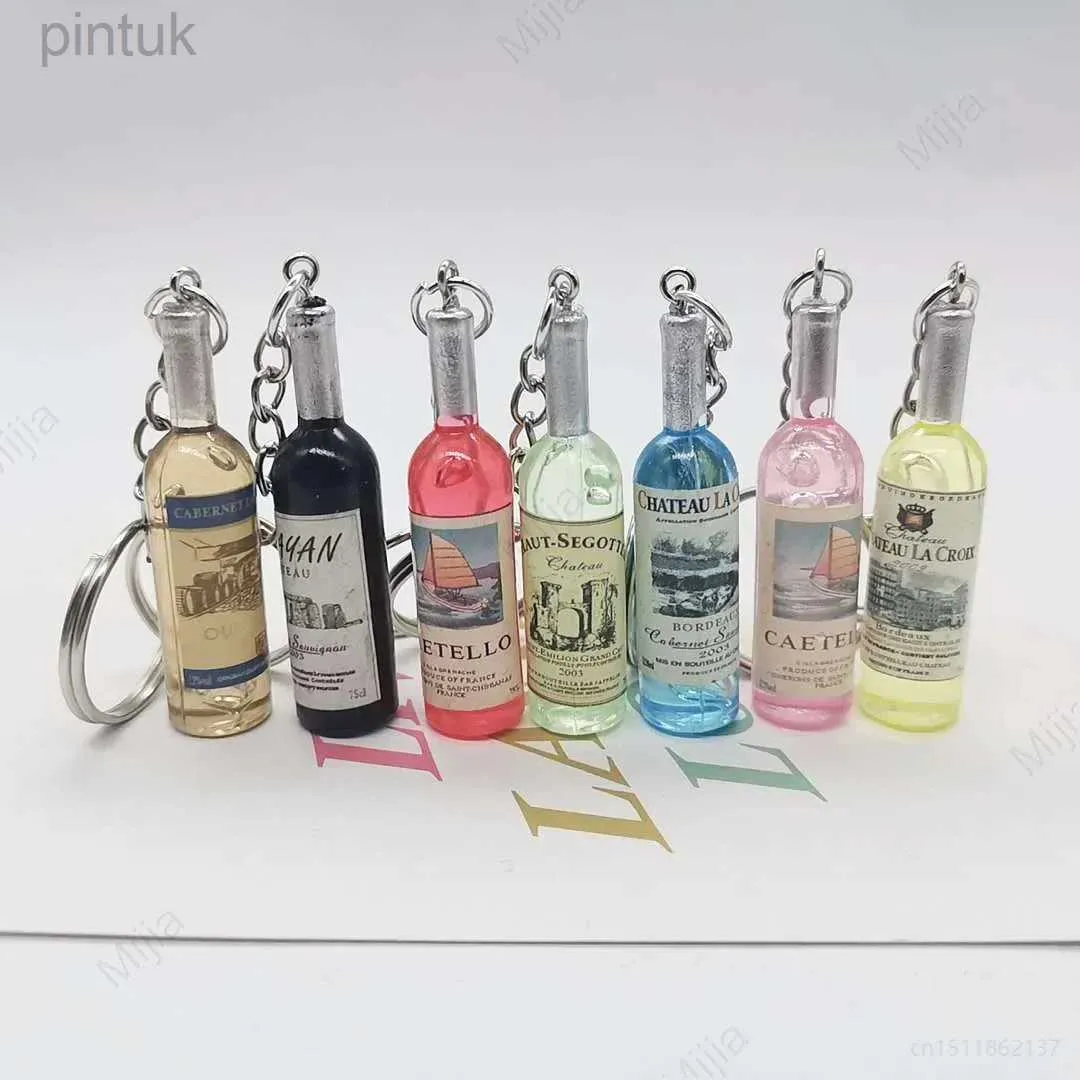 Keychains Lanyards Creative Simulation Wine Bottle Keychain for Women Harts Car Keyring Bag Purse Pendant Bar Party Promotional Gift Handicraft LDD240312