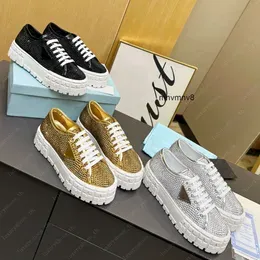 Satin Women Nylon Gabardine Sneakers Designer Platform Trainers Rubber Wheel Sneaker Imitation Crystal Embellished pra Leather Canvas Shoe GPVV Shoes