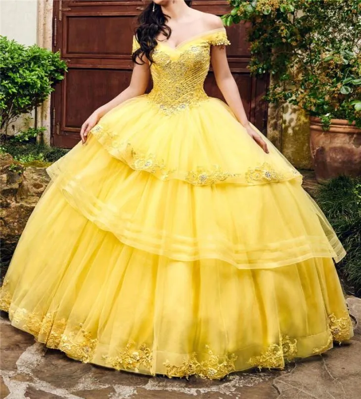 Gelber Tüll aus der Schulter Ballkleid Quinceanera-Kleider Kristalle Blumen Perlen mehrschichtig Ballkleid 15 Jahre alt5465924