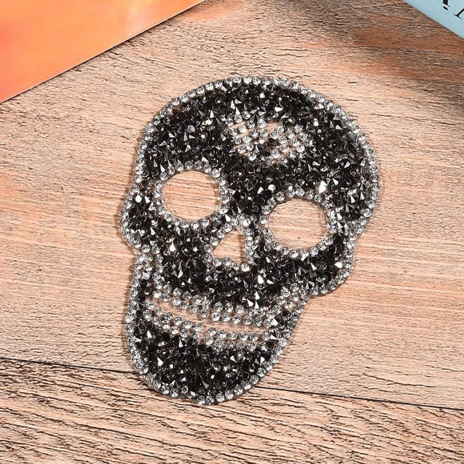 Fix Rhinestone Skull Patches Motiv Järn på lappar Strass Crystal Appllique för DIY -plaggdekoration262h