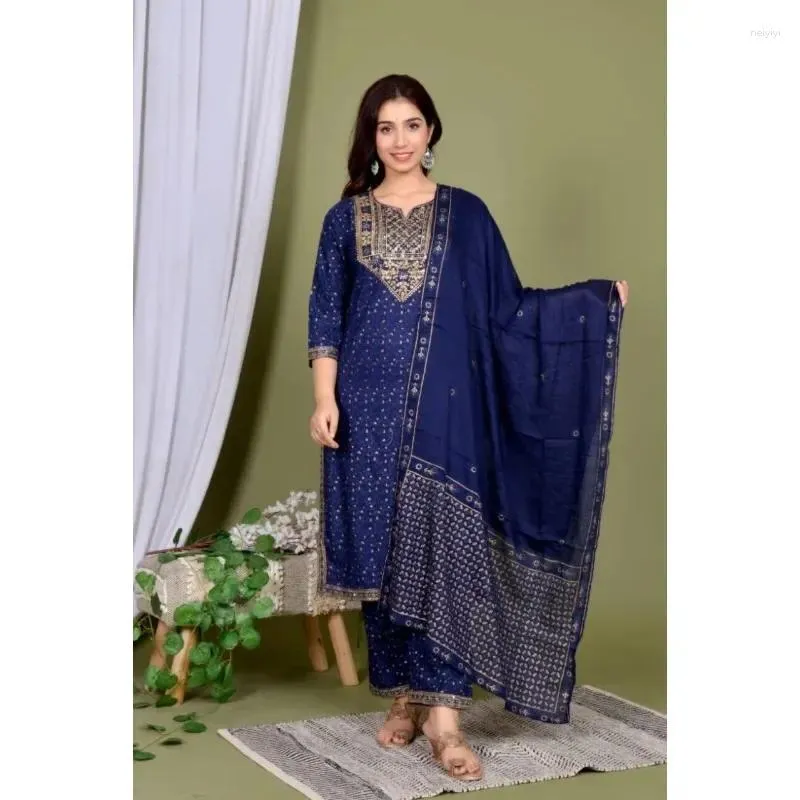 Roupas étnicas Mulheres Salwar Kameez Dupatta Conjunto Calças Retas Bordado Trabalho Palazzo