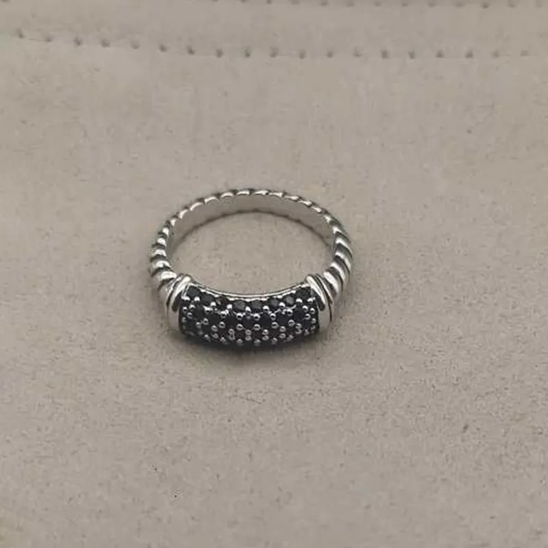 Ringe Twisted Frauen Geflochtene Designer Männer Modeschmuck für Kreuz Klassische Kupfer Ring Draht Vintage X Verlobung Jahrestag GeschenkWYGV