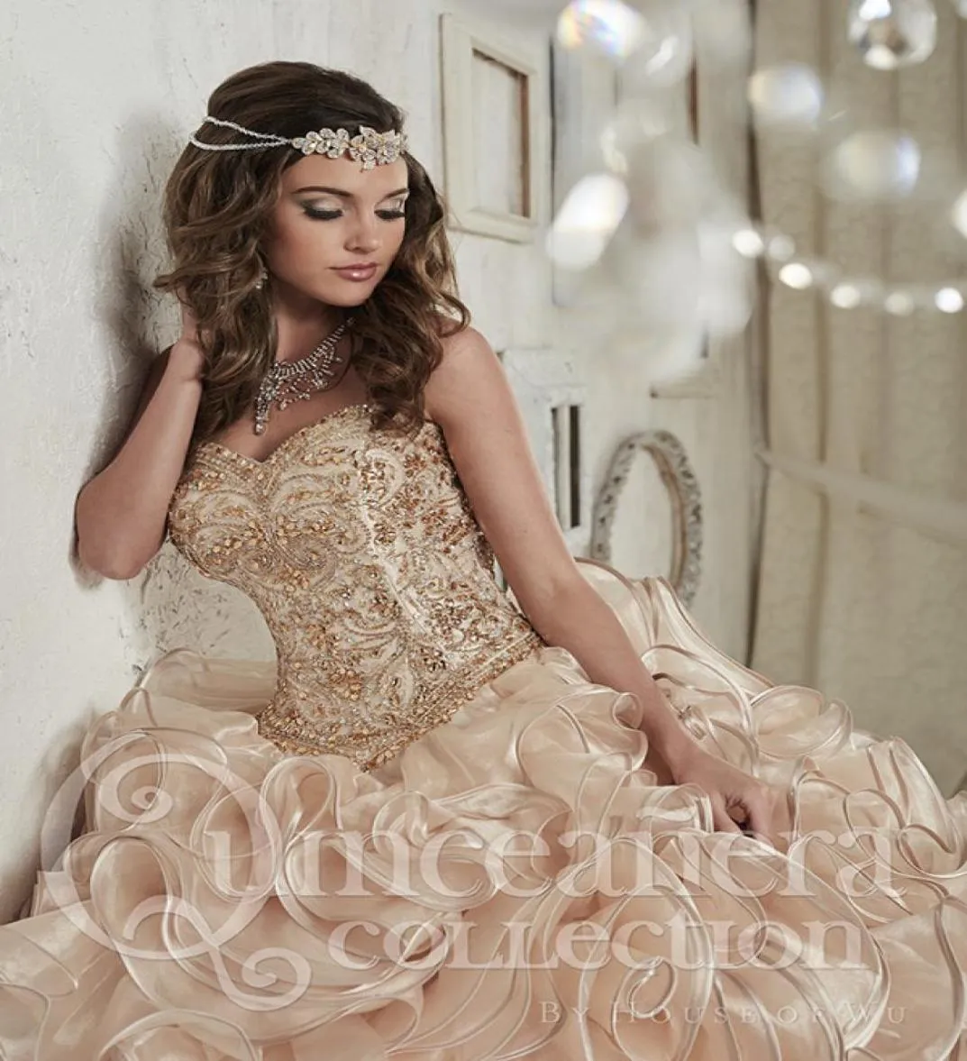 2018 Robes de Quinceanera Amazon vend des sacs de champagne en forme de coeur Tapis de gaze Eugen sentiers lourds liens faits à la main et mai5724457