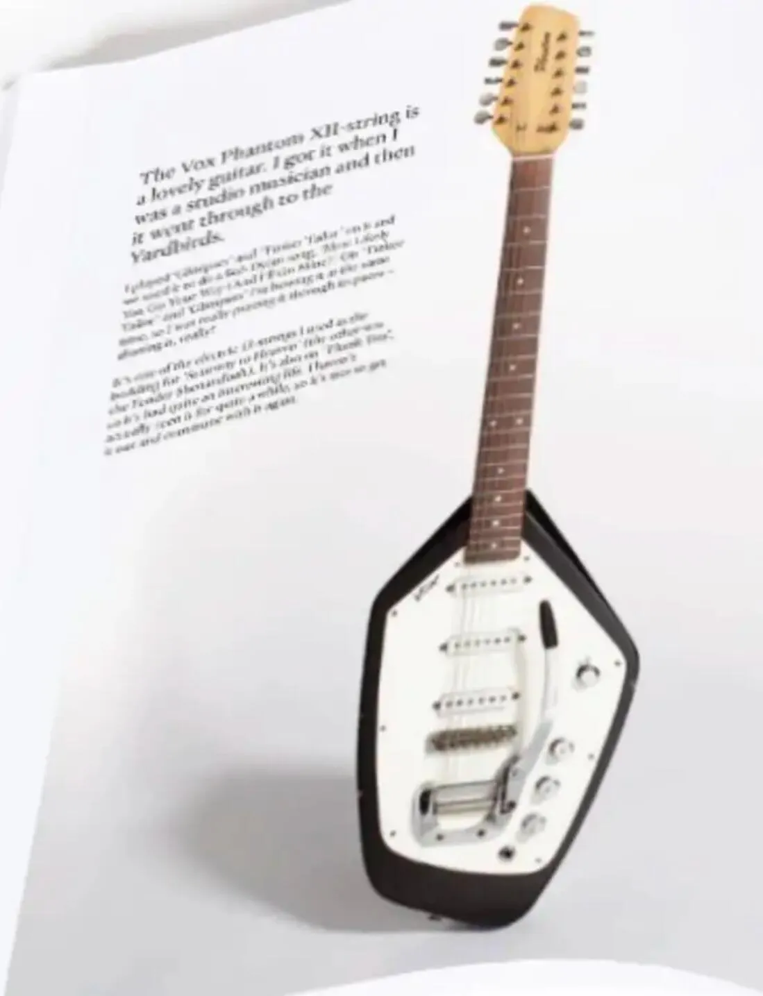 En stock Vox Phantom XII Tuxedo Jimmy Page Yardbirds Teardrop 12 cordes Black Solid Body Guitare électrique SSS Pickups Bigs Tremolo Vibrola Vintage Tuners