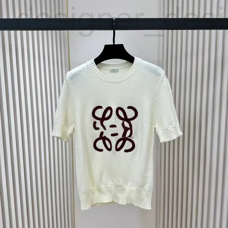 Kvinnors stickor Tees Designer Brand 2024 Spring Festival Ny handduk broderad rund hals Kort ärm stickad t-shirt CKCM