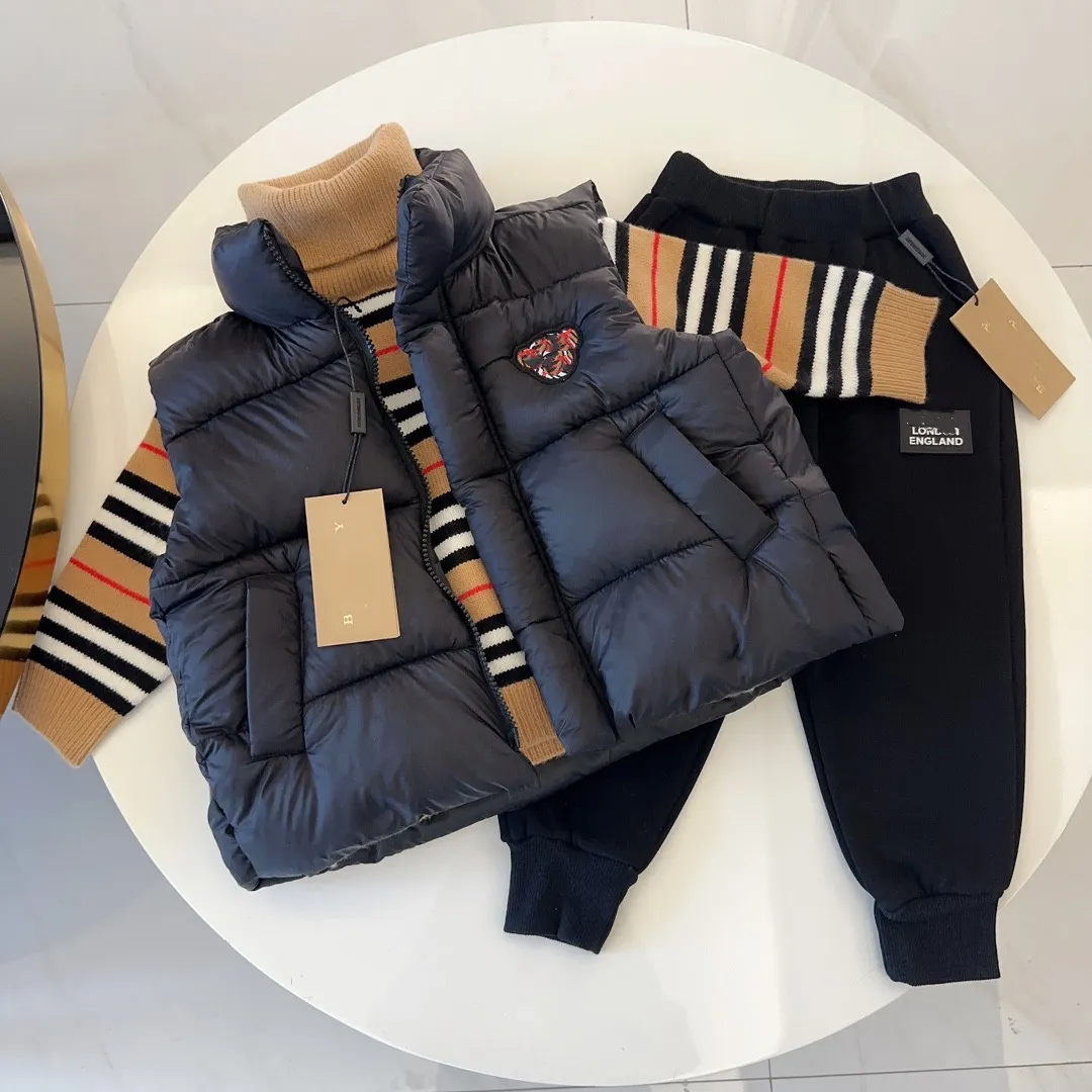 Barn designer huva ner väst tröja varumärke unisex högkvalitativ tröja baby pullover höst och vinterbyxor tröja barn hålla varma brev tryckt