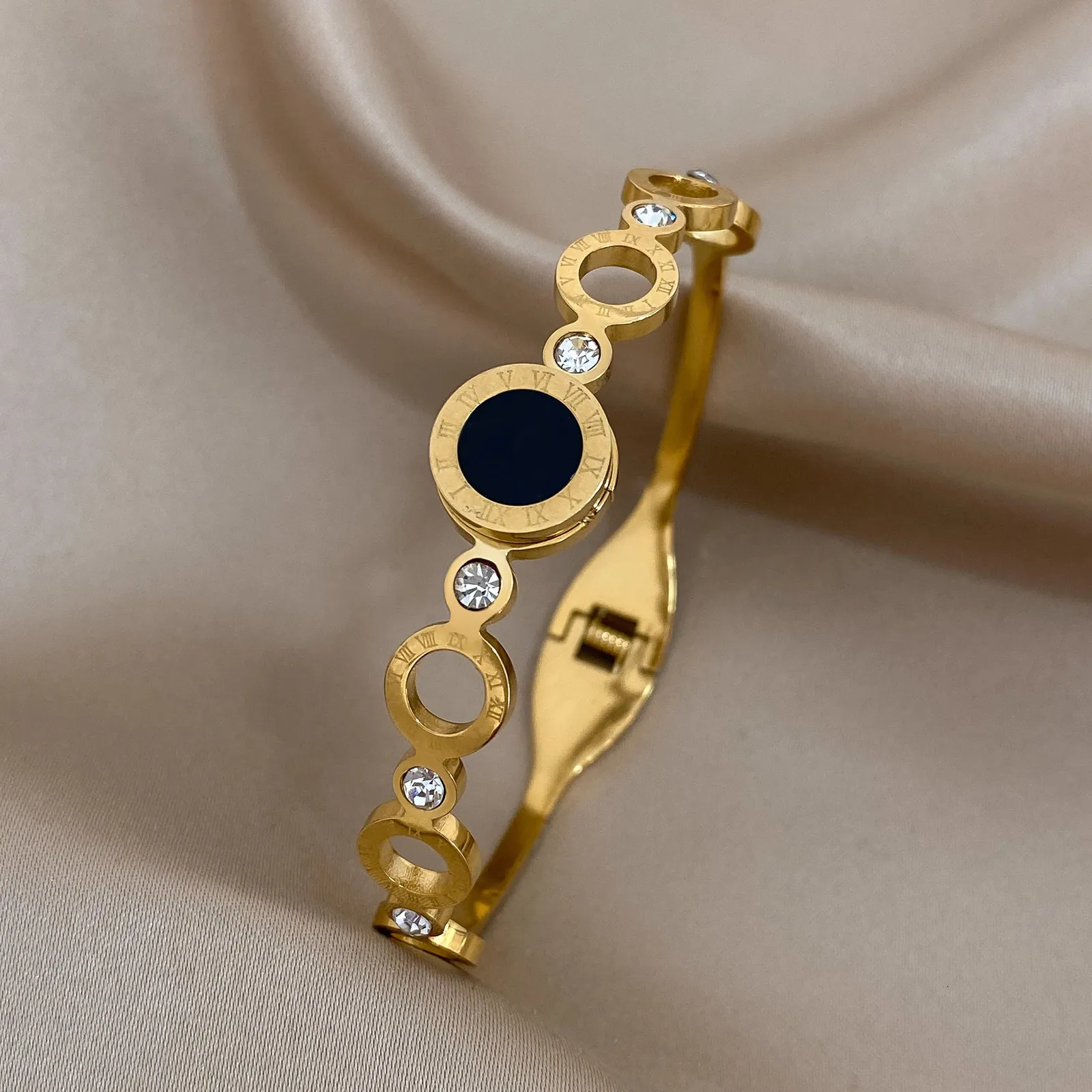 ALLYES Schwarze römische Ziffern Edelstahl Armreifen Armbänder für Frauen Design Gold Silber Farbe Wasserdicht Schmuck Geschenk 240227
