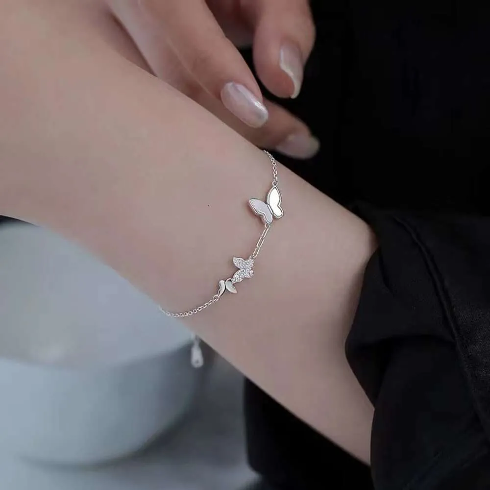 Sier S Plated Butterfly Armband för kvinnors ljus bästa vän presentarmband, unik design, högkvalitativt hantverkarmband ier,