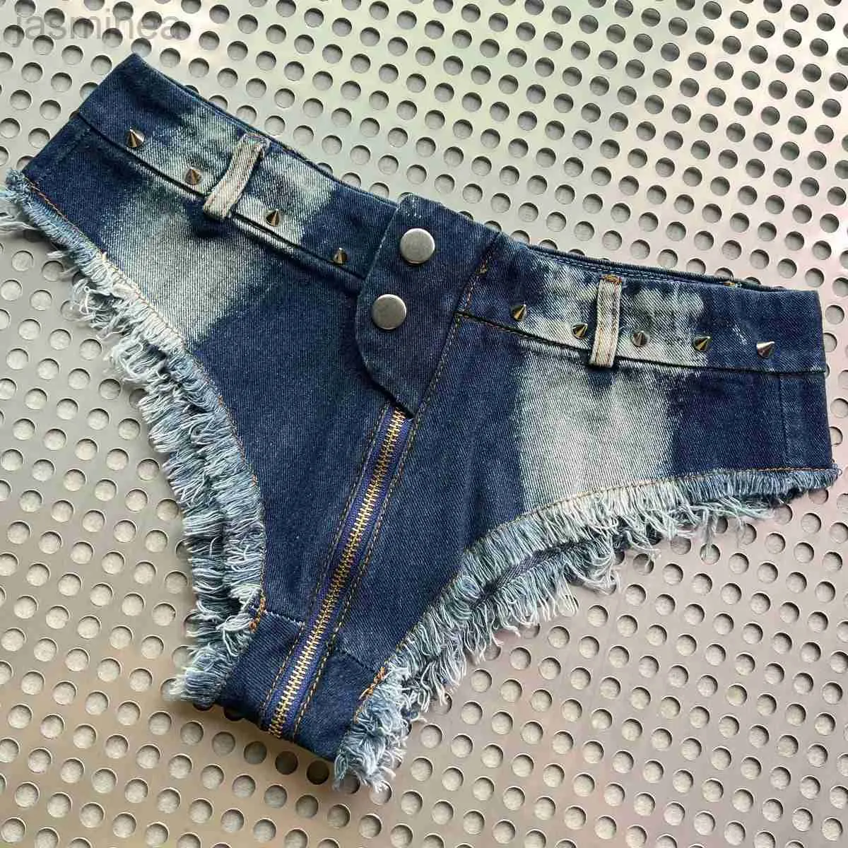 Pantaloncini Jeans corti in denim sexy con nappa a vita ultra bassa da donna ldd240312