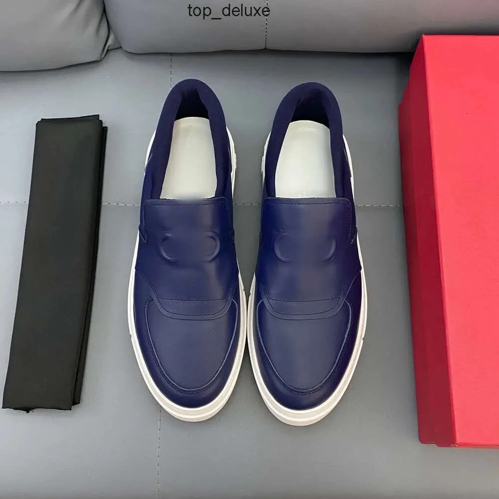 Top-Casual-Männer-Designer-Ferragamo-Schuhe mit Buchstabe geschnitztem Slip-on-Blau Luxus-Herrenschuh Sport-Streetwear mit Originalverpackung HQ8 SKYG Z80B TMT5