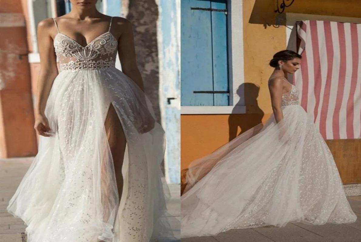 2021 Gali Karten Beach Wedding Dresses Side Split Spaghetti Illusion Sexig Boho Bröllopsklänningar Sop Train Pearls Backless Bohemian 7175570