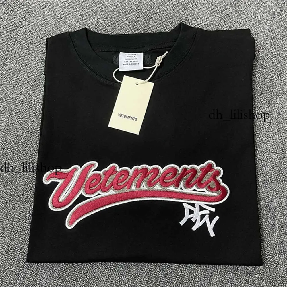 Vetements T Shirt Luxury Overized T Shirt Men Big Red Embroidery Vetements T-shirt Män Kvinnor Högkvalitativ sommar VTM Löst kort ärm 220