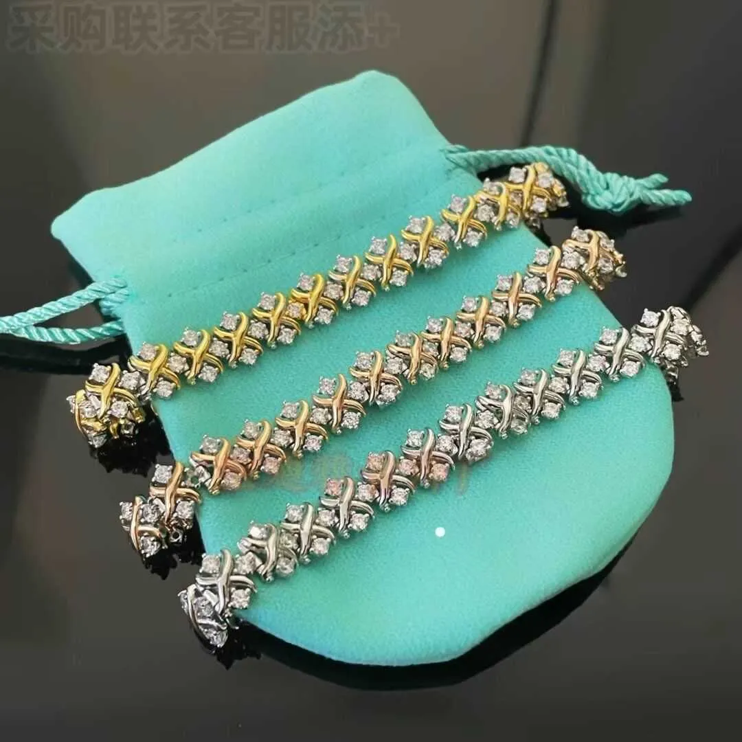 Designer Tiffay und Co. Kreuzarmband mit Diamanteinlage im gleichen Stil, hergestellt von Co. Seiko, erhältlich in allen Arten von Varianten