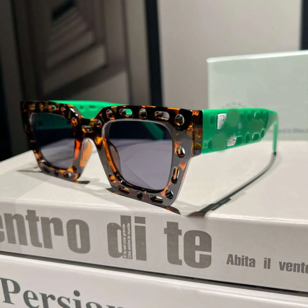 Desginer OFF W gafas de sol Luxury Offs White gafas de solBox Trend Off Gafas de sol de moda de alta apariencia Protección solar y radiación blancas