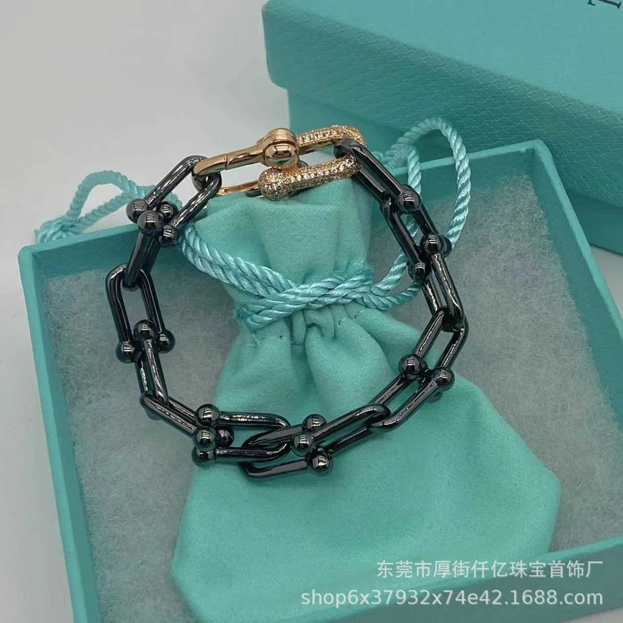 Designer Tiffany and Co Hardwear Series Horseshoe Bracelet en or noir S925 Argent sterling Sensation de qualité