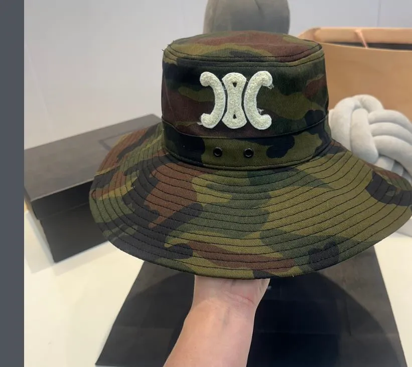 Designer Bucket Hat Luxe Nouveau Ajusté Camouflage Coton Bord Chapeaux Lettre Casquettes Chapeaux Hommes Ajusté Pêcheur Plage Cap Livraison Gratuite