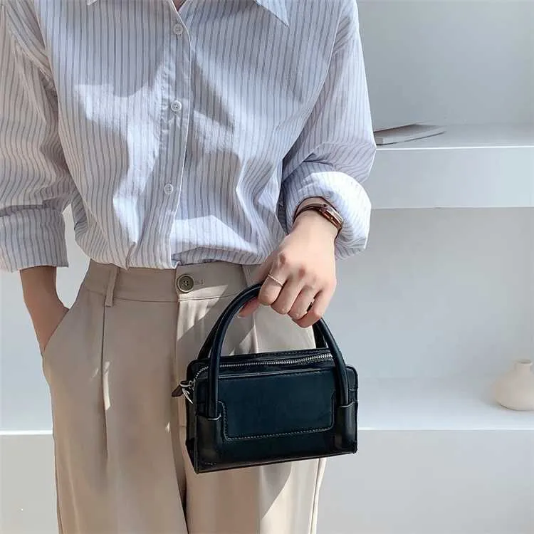 HBP Non-Brand 2024 PU Premium Sling Schulter Messenger Bag Mini Wristlet Hand Clutch Damen Vielseitige Umhängetasche Mode Klein Quadratisch