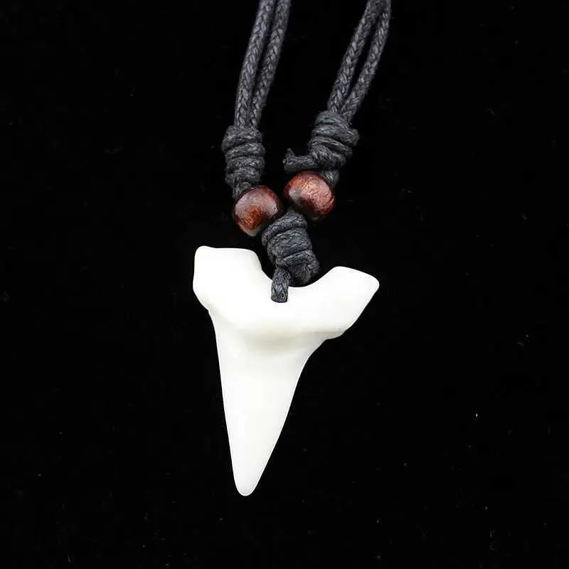 Ожерелья с подвесками, готические аксессуары, белое ожерелье с имитацией зуба акулы для женщин, регулируемая веревочная цепочка, готические панк-ювелирные изделия, оптовая продажа, подарок L24313