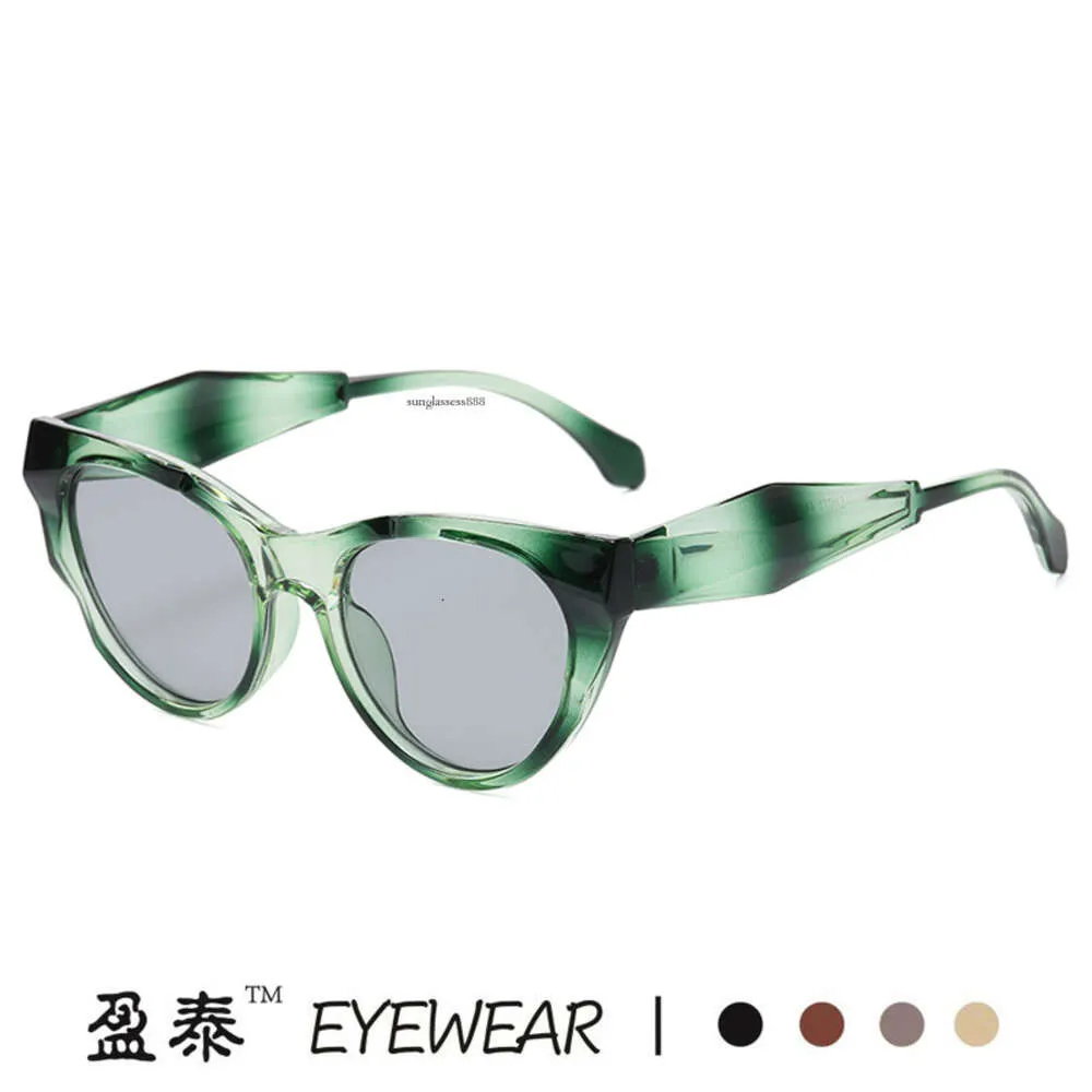 Herrdesigner solglasögon för kvinnor New Cat's Eye Solglasögon, fashionabla internetkändisar, samma insglas, avantgardgatofoto solglasögon