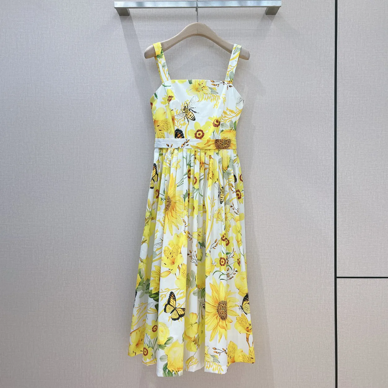 Europees modemerk katoenen gele bloemenprint geplooide slipdress in de taille