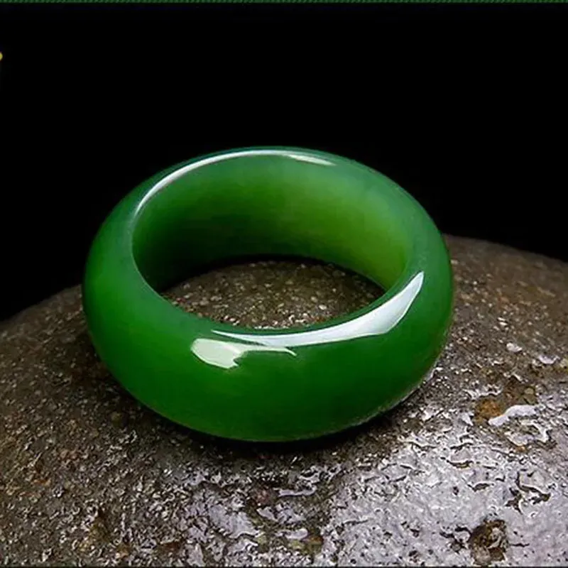 Natural Green Hetian Jade Ring Chinese Jadeite Amulet Fashion Charm smycken hand snidade hantverk gåvor för kvinnor män ringar 240313
