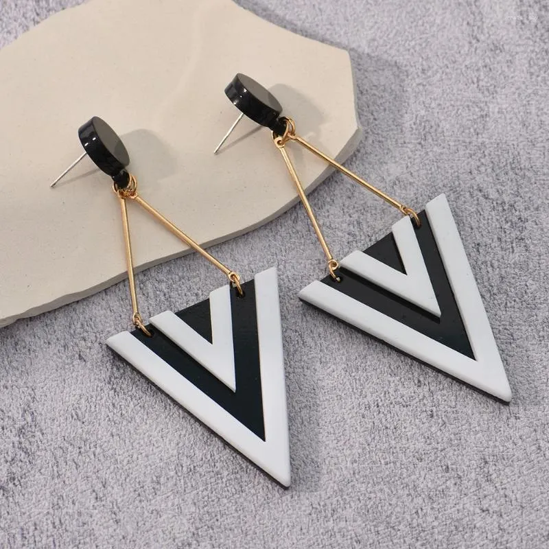 Boucles d'oreilles pendantes Triangle noir et blanc pour femmes, boucles d'oreilles géométriques exagérées en acrylique, Viintage longues pour vente directe