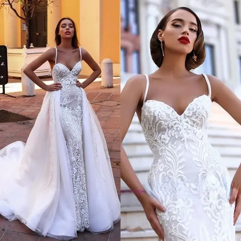 Sexig ny Boho Bridal A -linje Bröllopsklänningar med löstagbar tågspets backless Custom BC