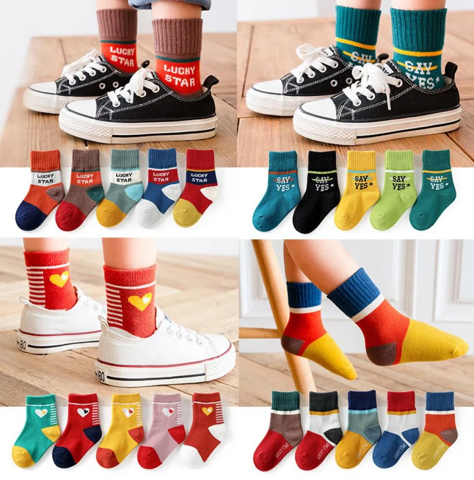 Children039S Sock Autumn Winter Cotton Socks Girls Short Sox 112 år gamla golvstrumpor Lucky Kids Boy Bortable Socks2214741