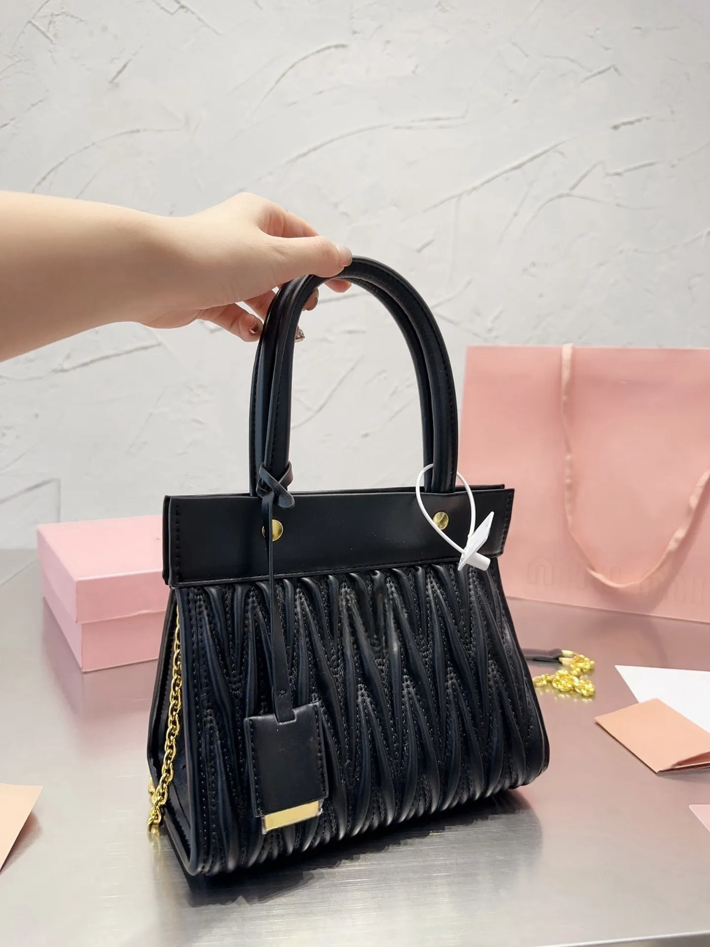 YENİ TOTES TOTE TOT Kadın Tasarımcı Çanta Deri Lüksler Çanta Şekli Desen Tasarımcıları Crossbody Shopper Çantalar Moda Seyahat Çanta Omuz Çantaları