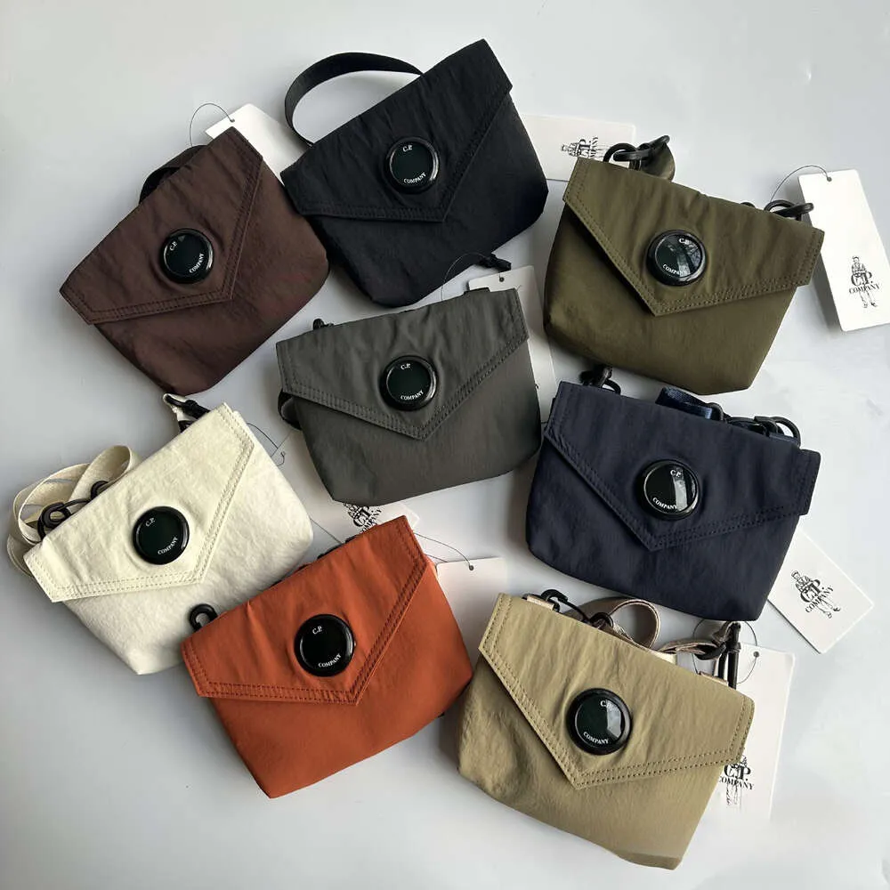 ダイスケC.P. COMPANYブラックショルダーバッグ斜め掛け シーピーカンパニー C.P. COMPANY C.P.COMPANY ショルダーバッグ