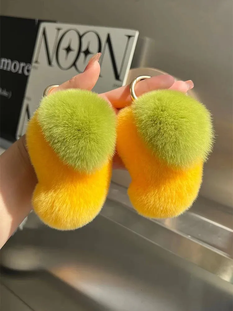 Cute Sweet Real Rex Rabbit Fur Keychain Plush Ball Toy Women Bag Charm Ornaments Car Keyring Metal Ring Pendant Girls Gift 240227