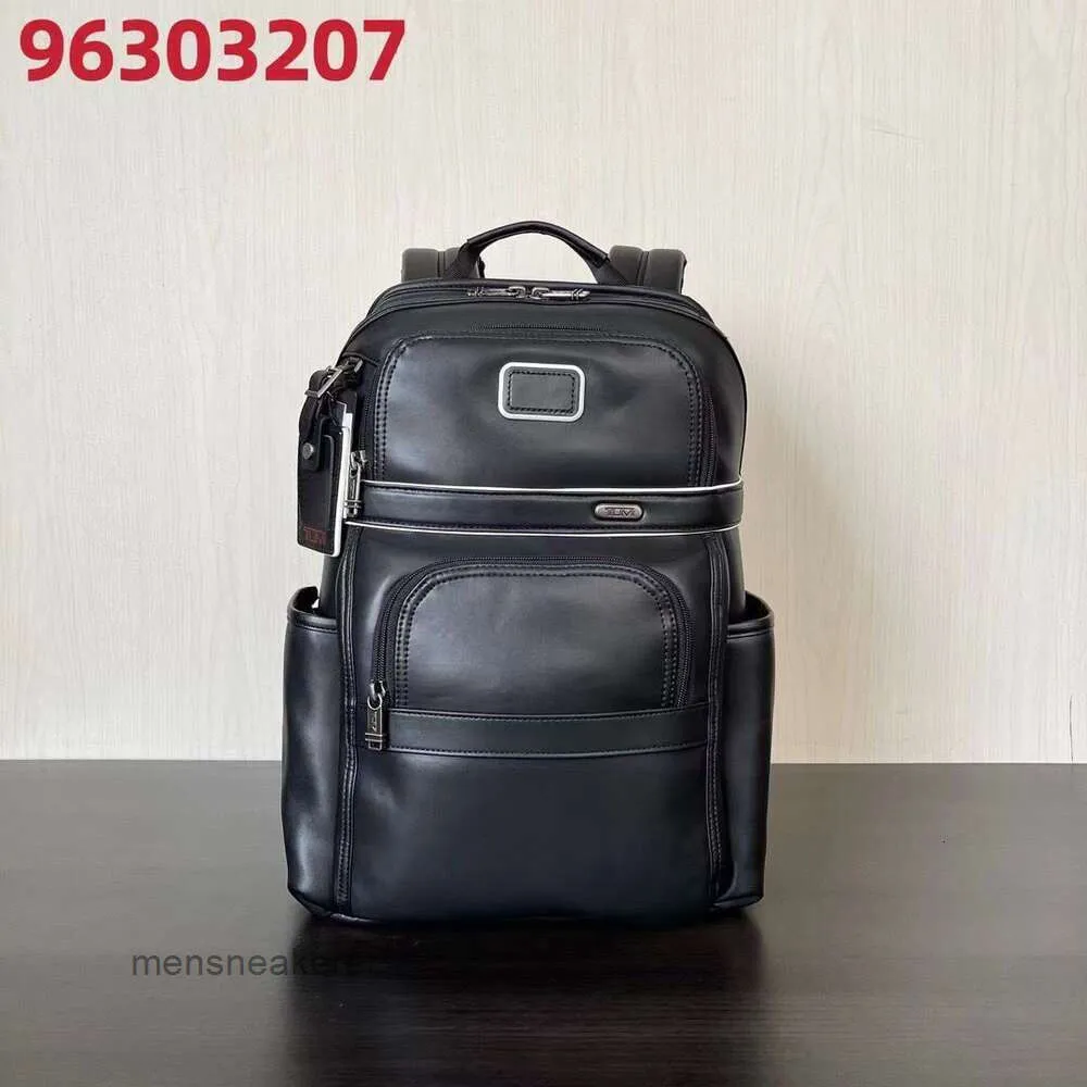 Minimaliste initial Tumiis Mens Men's Backpack Compact Bag 2024 Business Leather Designer Leisure Travel 96303207 Yrlh