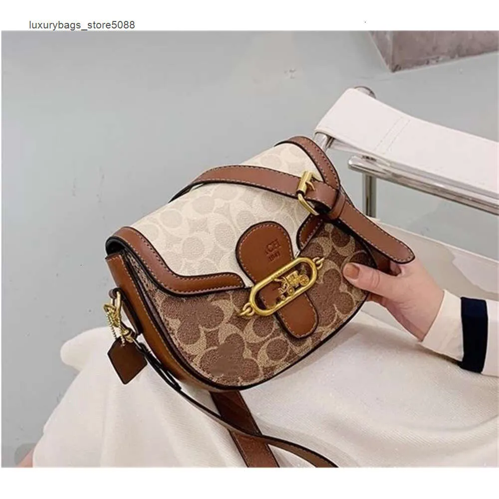 Cheap Wholesale 50% Off New Designer Handbags Autumn New Trendy and Fashionable Bag Edition Style Womens Saddle Wide Shoulder