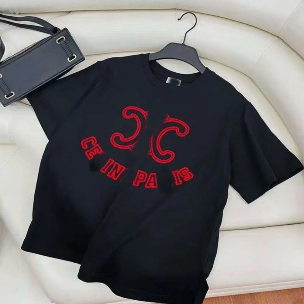Designer-Luxus-Celins-Klassiker 24 Jahre Frühfrühjahr Neues Beflockungsdruck-Kurzarm-Mode-Vielseitiges T-Shirt aus reiner Baumwolle mit großer Schulter und Rundhalsausschnitt für Damen