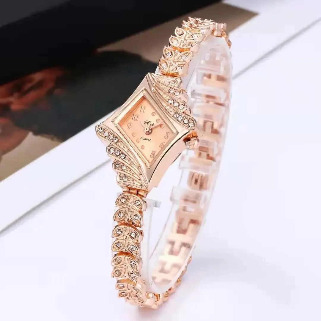 Fashion casual ladies quartz watch small dial steel strap vintage luxury watch ladies belt watch rhinestone calendar watch 240306