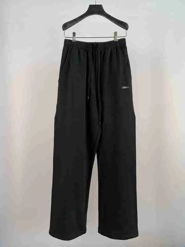 Pantalons pour hommes Version correcte du pantalon brodé de la famille B, palette de couleurs gris délavé, coupe ample OS à la mode et polyvalente, style unisexe KPNQ