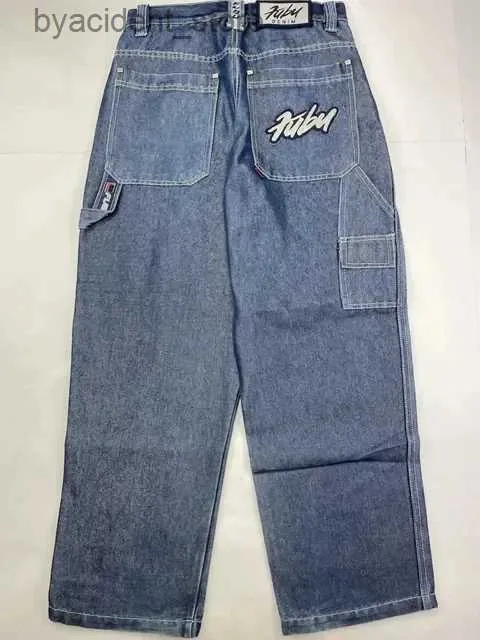 Mäns jeans fubu jeans nya hiphop svart retro lösa jeans för män och kvinnor harajuku rock mode gata byxor höga midja breda ben jeans l240313