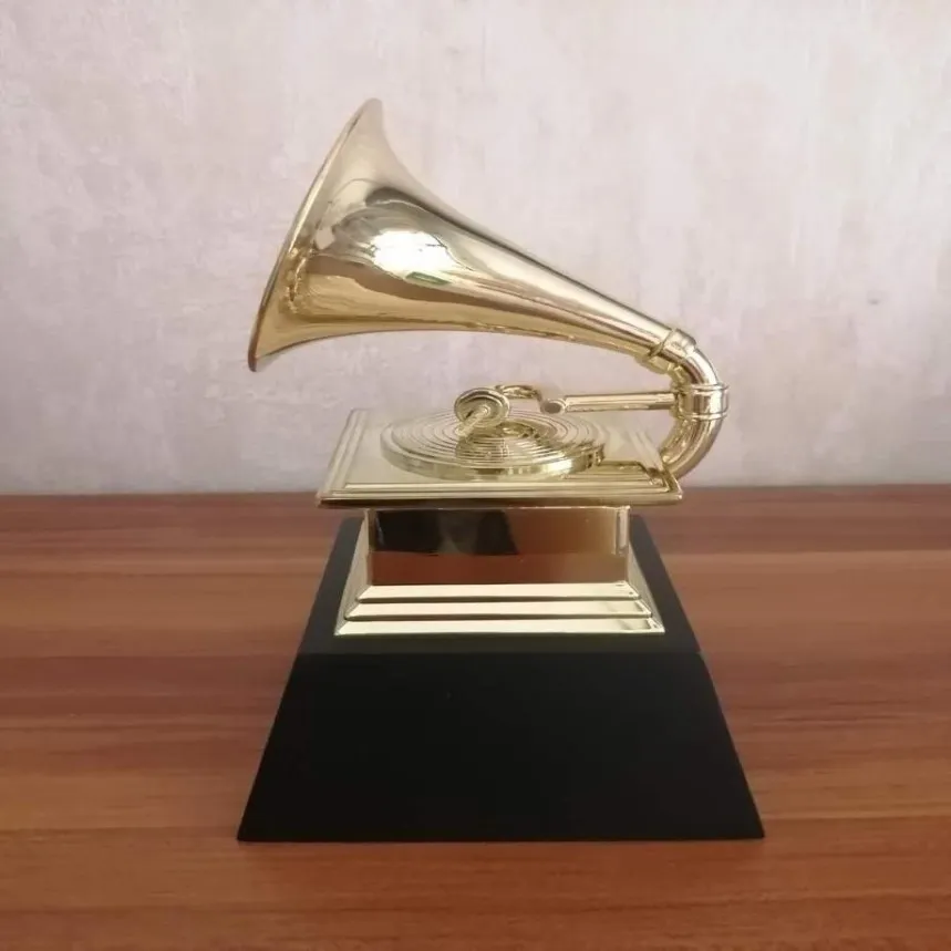 Oggetti decorativi Figurine 2021 Grammy Trofeo Musica Souvenir Premio Statua Incisione 11 Dimensioni Scala Metallo Moderno Dorato C317m