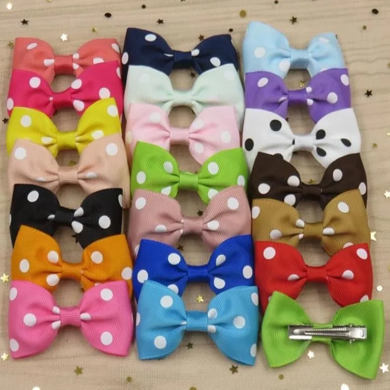 Forniture di abbigliamento per cani Pet Home Garden dog 20 pezzi Toelettatura Aessories Dot Style Mix Color Ribbon Cat Hair Bows Clip in lega Cute Head246L