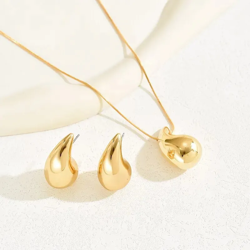 Droplet shaped jewelry set with 2 necklaces stud earrings gold and silver solid Dupes short and chubby tear drop earrings simple style suitable for women 240313