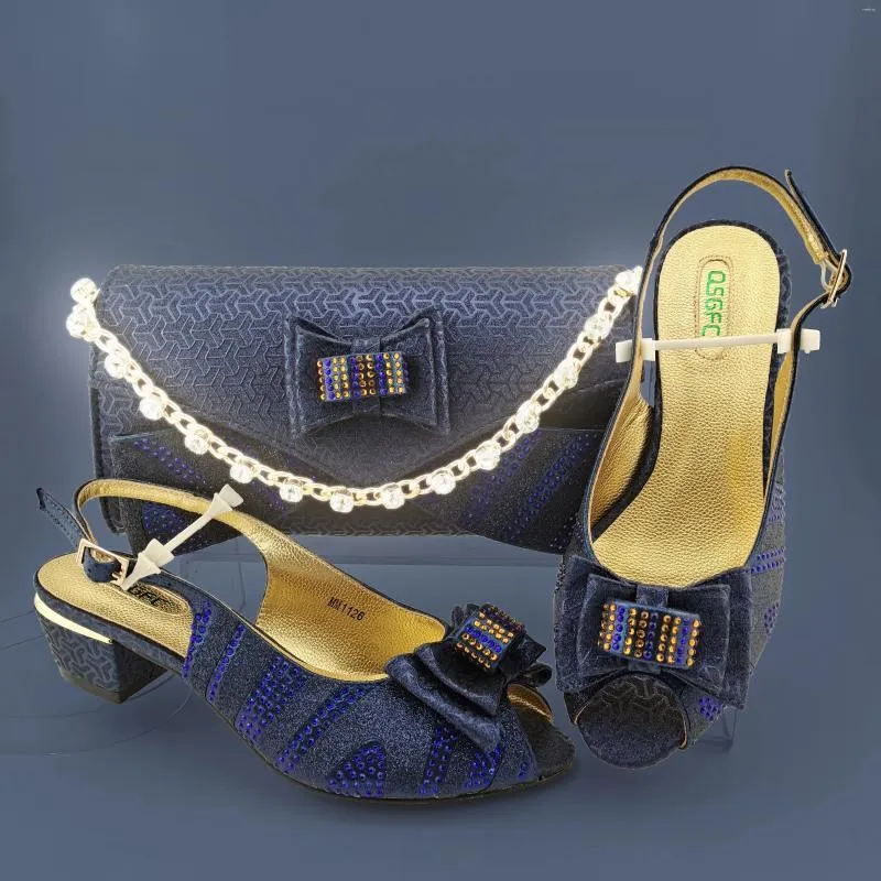 Kleid Schuhe italienisches Design Marineblau Damen und Tasche passend zum afrikanischen Stil passendes Set für Party